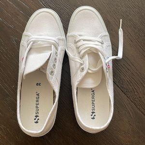 New never worn Superga wedge speaker